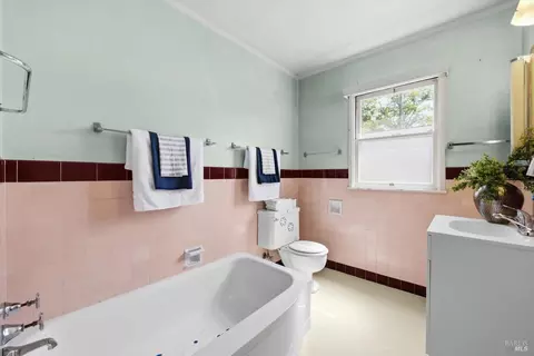 Bath - 1939 Indiana St, Vallejo, CA 94590 photo 1 of 2