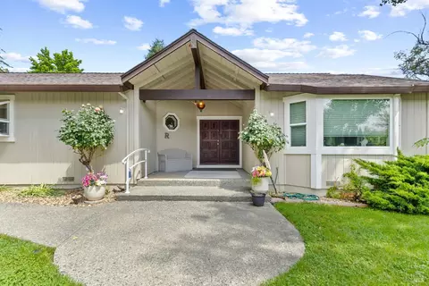6772 Hillsview Dr, Vacaville, CA 95688