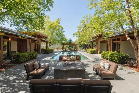 Exterior - 437 W Dry Creek Rd, Healdsburg, CA 95448 photo 4 of 23