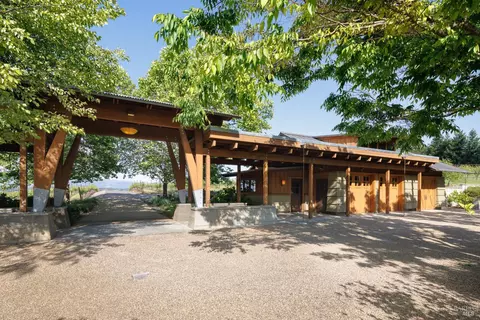 Exterior - 437 W Dry Creek Rd, Healdsburg, CA 95448 photo 17 of 23
