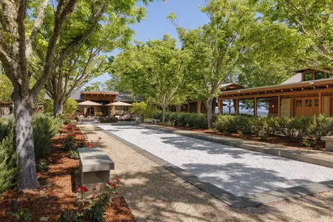 Exterior - 437 W Dry Creek Rd, Healdsburg, CA 95448 photo 14 of 23