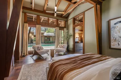 Bedroom - 437 W Dry Creek Rd, Healdsburg, CA 95448 photo 2 of 10