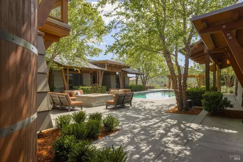 Exterior - 437 W Dry Creek Rd, Healdsburg, CA 95448 photo 9 of 23