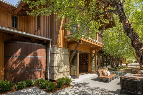Exterior - 437 W Dry Creek Rd, Healdsburg, CA 95448 photo 10 of 23