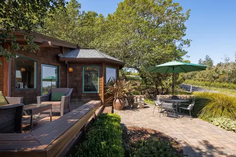 Exterior - 437 W Dry Creek Rd, Healdsburg, CA 95448 photo 22 of 23