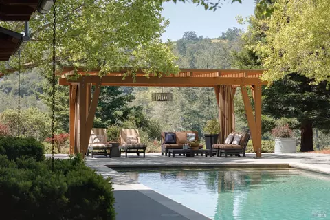Exterior - 437 W Dry Creek Rd, Healdsburg, CA 95448 photo 6 of 23