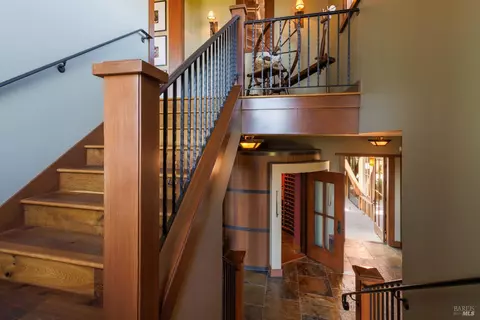 Entry Way - 437 W Dry Creek Rd, Healdsburg, CA 95448 photo 4 of 5