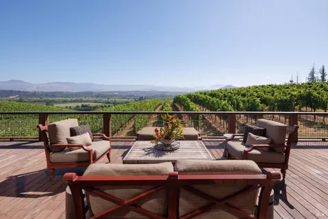 Exterior - 437 W Dry Creek Rd, Healdsburg, CA 95448 photo 14 of 28