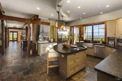 Kitchen - 437 W Dry Creek Rd, Healdsburg, CA 95448 photo 4 of 5