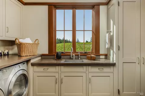 Other - 437 W Dry Creek Rd, Healdsburg, CA 95448 photo 7 of 12