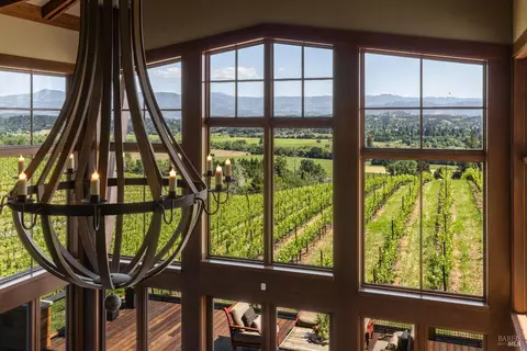 View/Area - 437 W Dry Creek Rd, Healdsburg, CA 95448 photo 3 of 6