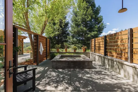 Exterior - 437 W Dry Creek Rd, Healdsburg, CA 95448 photo 12 of 23