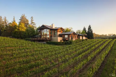 437 W Dry Creek Rd, Healdsburg, CA 95448