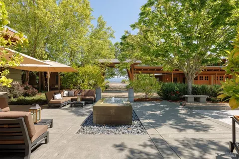 Exterior - 437 W Dry Creek Rd, Healdsburg, CA 95448 photo 15 of 23