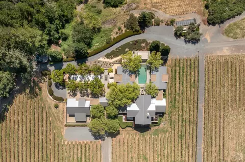 View/Area - 437 W Dry Creek Rd, Healdsburg, CA 95448 photo 5 of 6