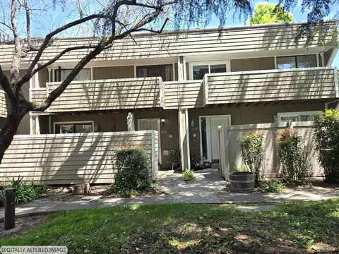 2125 W Steele Ln, Santa Rosa, CA 95403