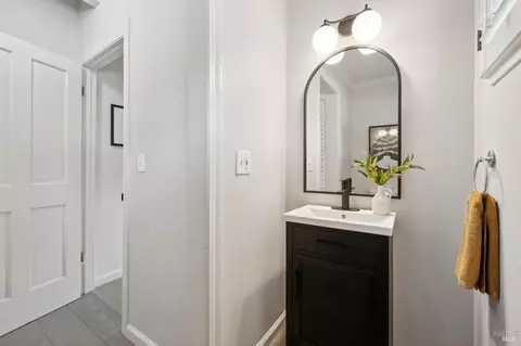 Bath - 514 Browning St, Mill Valley, CA 94941 photo 2 of 2