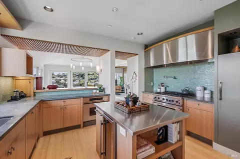 Kitchen - 22 Filbert Ave, Sausalito, CA 94965 photo 3 of 8