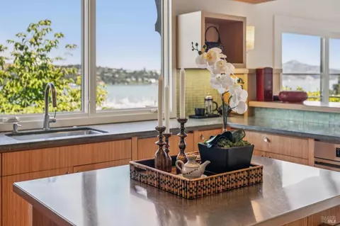 Kitchen - 22 Filbert Ave, Sausalito, CA 94965 photo 2 of 8