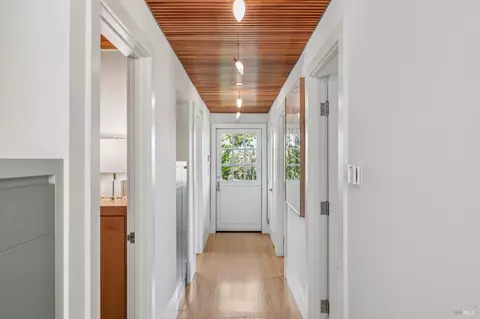 Entry Way - 22 Filbert Ave, Sausalito, CA 94965 photo 4 of 5