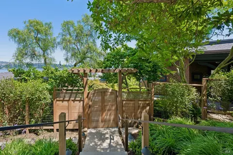 Exterior - 22 Filbert Ave, Sausalito, CA 94965 photo 3 of 16
