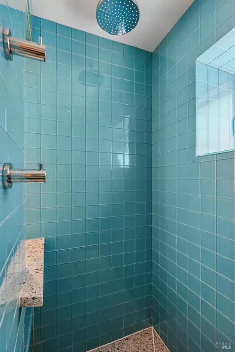Bath - 22 Filbert Ave, Sausalito, CA 94965 photo 4 of 7