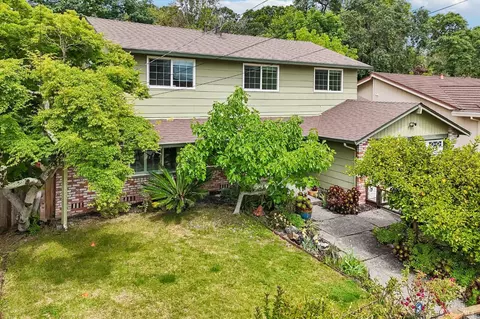 2227 Vallejo St, Santa Rosa, CA 95404