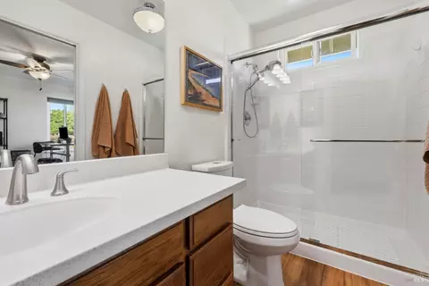 Bath - 180-178 Barrio Way, Windsor, CA 95492 photo 1 of 7