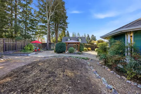 Exterior - 180-178 Barrio Way, Windsor, CA 95492 photo 2 of 20