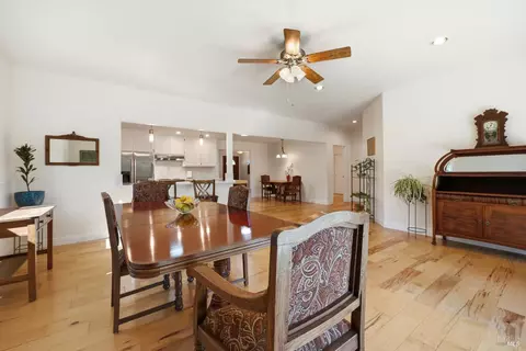 Dining - 180-178 Barrio Way, Windsor, CA 95492 photo 4 of 6