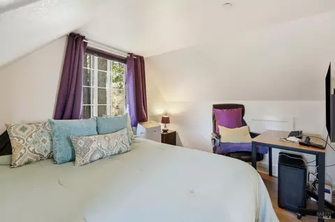Bedroom - 180-178 Barrio Way, Windsor, CA 95492 photo 12 of 14