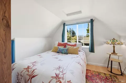 Bedroom - 180-178 Barrio Way, Windsor, CA 95492 photo 13 of 14