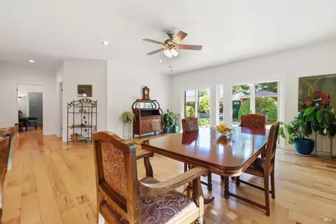 Dining - 180-178 Barrio Way, Windsor, CA 95492 photo 3 of 6