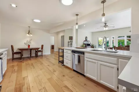 Kitchen - 180-178 Barrio Way, Windsor, CA 95492 photo 3 of 4