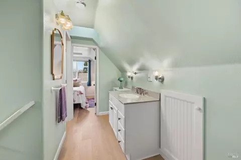 Bath - 180-178 Barrio Way, Windsor, CA 95492 photo 6 of 7