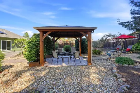 Exterior - 180-178 Barrio Way, Windsor, CA 95492 photo 1 of 20