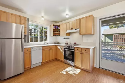 Kitchen - 180-178 Barrio Way, Windsor, CA 95492 photo 4 of 4