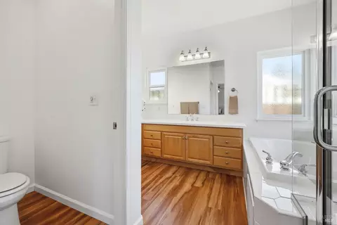 Bath - 180-178 Barrio Way, Windsor, CA 95492 photo 2 of 7