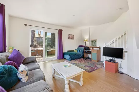 Living - 180-178 Barrio Way, Windsor, CA 95492 photo 7 of 8