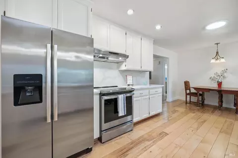 Kitchen - 180-178 Barrio Way, Windsor, CA 95492 photo 2 of 4