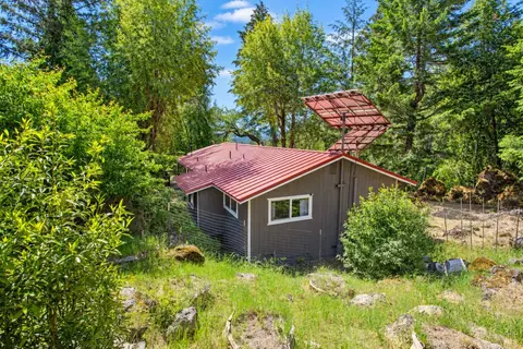 Exterior - 26961 Poppy Dr, Willits, CA 95490 photo 2 of 8