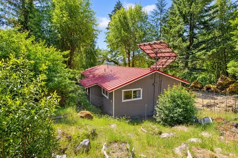 Exterior - 26961 Poppy Dr, Willits, CA 95490 photo 4 of 8