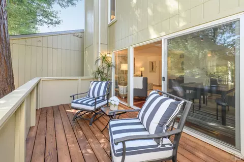 36 Schmidt Ln, San Rafael, CA 94903