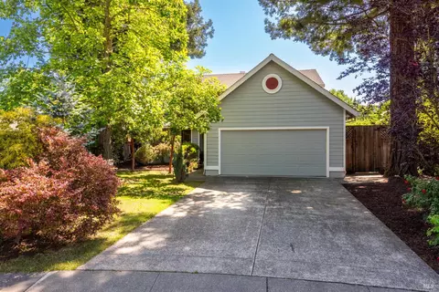 3 Voss Park Cir, Santa Rosa, CA 95403