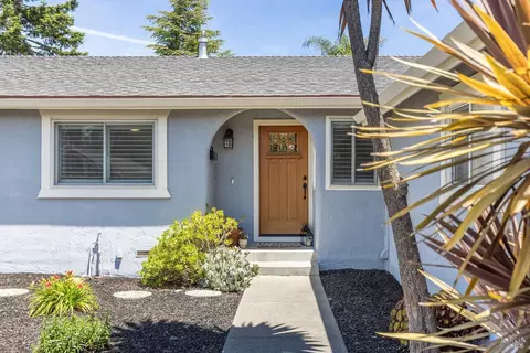 905 Saint Francis Dr, Petaluma, CA 94954