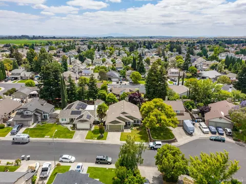 View/Area - 154 Hawk Ct, Vacaville, CA 95687 photo 2 of 5