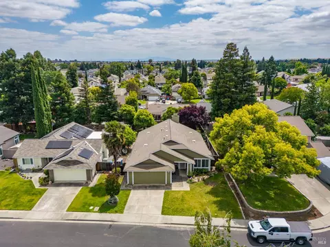 View/Area - 154 Hawk Ct, Vacaville, CA 95687 photo 1 of 5