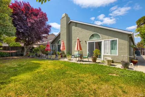 Exterior - 154 Hawk Ct, Vacaville, CA 95687 photo 6 of 7