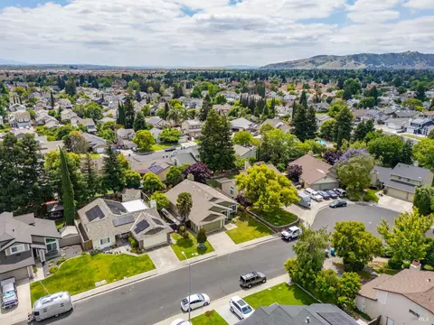 View/Area - 154 Hawk Ct, Vacaville, CA 95687 photo 3 of 5