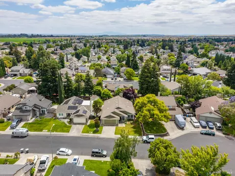 View/Area - 154 Hawk Ct, Vacaville, CA 95687 photo 2 of 5